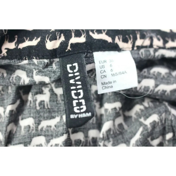 ladies DIVIDED skirt with rain deer print & pockets size 6 - Picture 8 of 9